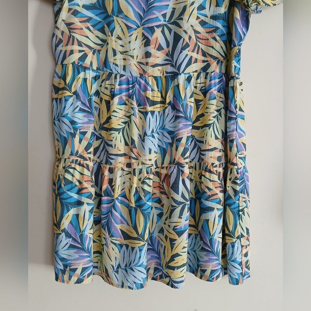 Time and Tru Tiered Tropical Print Short Sleeve Pullover Dress - Picture 7 of 10